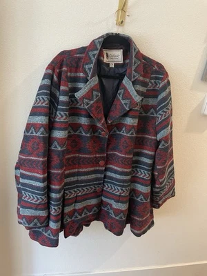 Chaqueta Blaire Outback Trading Company Damas Talla 2XL Rojo Estampado Azteca Exterior Foto 1 de 4