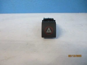 Warnblinkschalter für VW Caddy II Pick-up Skoda (831) - Picture 1 of 5