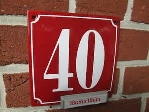 Hausnummer Emaille Nr 40 weiße Zahl roter Hintergrund 18 cm x 18 cm Baujahr 2021 - Picture 1 of 13