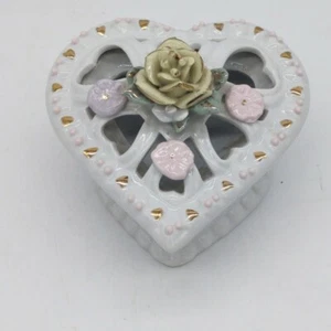 Schmuckschatulle in Herzform mit Blumen & Deckel - Bild 1 von 6