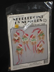 Plastic Canvas Christmas Bear Ornaments Gift Tags NIP Santa Hat Noel 5"x4" - Picture 1 of 6