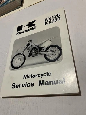 Manual de servicio de motocicleta Kawasaki KX125/KX250 2ª edición. 1998 Foto 1 de 4