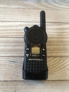 Motorola CLS1110 UHF Business 2-Way Radios Walkie Talkie - Comes w/clip - Picture 1 of 7