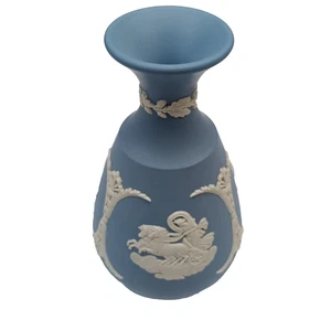 Vintage Wedgewood Blue Jasperware Neo-Classical Scenes Bud Vase 12cm England L1 - Bild 1 von 10