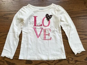 Camisa OshKosh Niñas Blanca Crema ""Amor"" Embellecida Mangas Largas Talla 4 en muy buen estado - Imagen 1 de 2