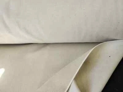 Denim con ribete de algodón, color natural ceniza, 32 pulgadas de ancho, se vende por yarda Foto 1 de 2