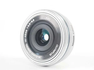 Olympus M.Zuiko Digital ED 14-42mm f/3.5-5.6 EZ Lens Silver [Near Mint] #Z5455A - Picture 1 of 12