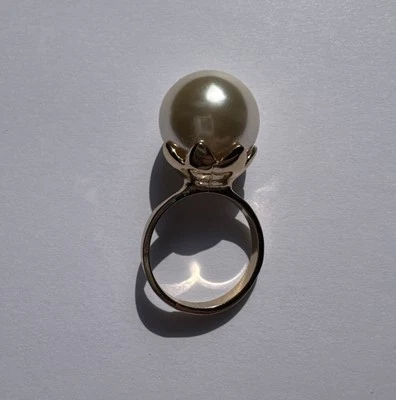 Anillo tribal de perlas Christian Dior Muse En Dior Foto 1 de 4