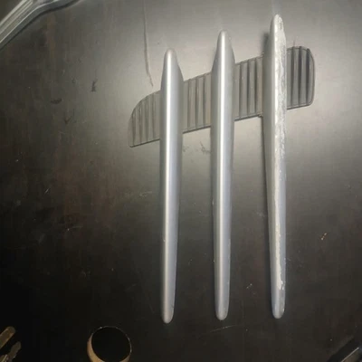 Chrysler Crossfire 2004-2008 guardabarros lateral izquierdo y derecho moldura OEM Foto 1 de 4