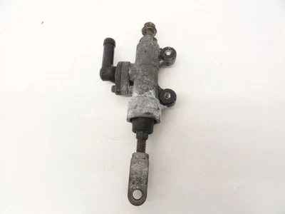 Главный цилиндр заднего тормоза 86 Honda VFR 750 F Interceptor 43500-ML7-601 - Изображение 1 из 2