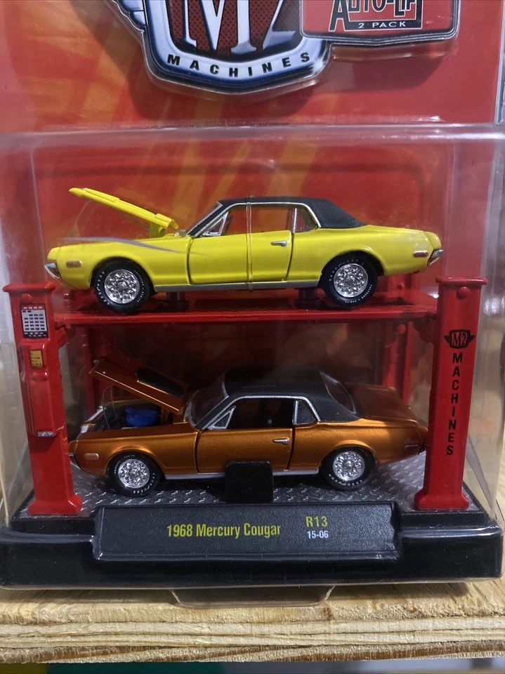 M2 Machines Auto Lift 2-Pack - 1969 Chevrolet Camaro SS 350 1:11.5 Diecast Car