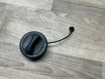 MERCEDES BENZ E550 S550 SL550 C350 GLA OEM 10-18 TAPA DE COMBUSTIBLE TAPA DE LLENADO DEL TANQUE Foto 1 de 4