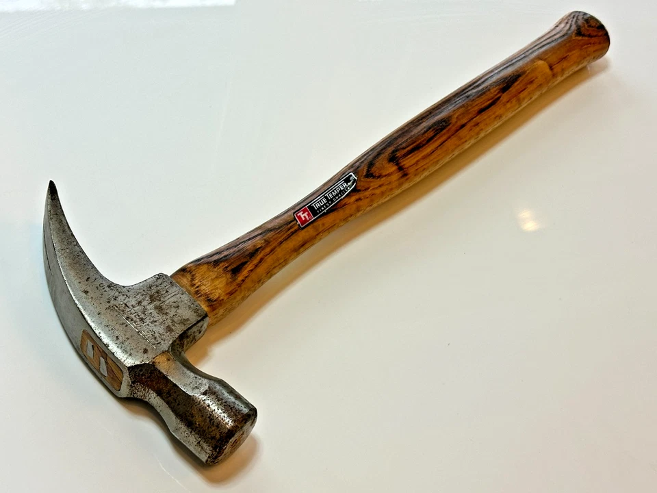 True Temper USA (NOS) S28RL Rip Claw Hammer w/ Deep Grain Wood Handle, Rare - Image 1 of 4