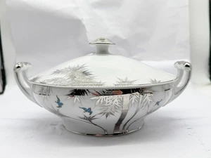 ZUCCHINO PORCELLANA GIAPPONESE VINTAGE BAMBÙ E UCCELLINO BLU MOTIVO BORDO ARGENTO - Foto 1 di 9