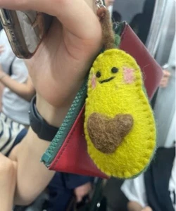 Handmade Felt Avocado Keychain Cute Heart Seed Wool Plush Gift Charm - Picture 1 of 3