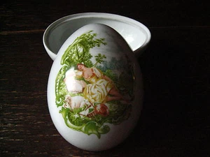 großes Porzellan Ei Dose Döschen Schatulle Porzellanei Watteau Szene zu befüllen - Picture 1 of 1