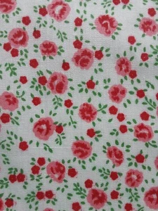 Tischdeckchen  Mitteldeckchen  Rosen Muster Weiß/Rot 44 x 44 cm 100% Baumwolle  - Bild 1 von 7