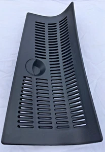 Audi A2 2000-2005 8Z0863989 OFFSIDE RIGHT TAILGATE LIGHT INTERNAL COVER BLACK - Picture 1 of 4
