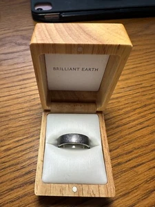 Brilliant Earth Herren Ehering - 18 Karat Weißgold und Tantal Größe 10 - Bild 1 von 3