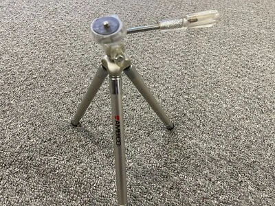 AMBICO ADJUSTABLE QUICK RELEASE LIGHTWEIGHT TRIPOD 44” TALL - Image 1 of 4