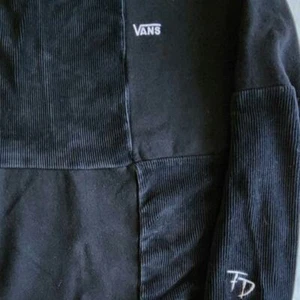 Womans Medium Vans Fabiana Delfino collaboration  Crewneck  - Picture 1 of 6