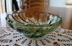 Vintage Hazel Atlas Colonial Swirl Avocado Green Berry Bowl - Picture 1 of 5