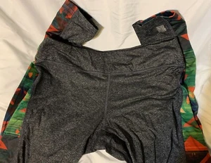LuLaRoe XL Kompressions Activewear Hose grau mit bunten Streifen Gym Yoga - Bild 1 von 4
