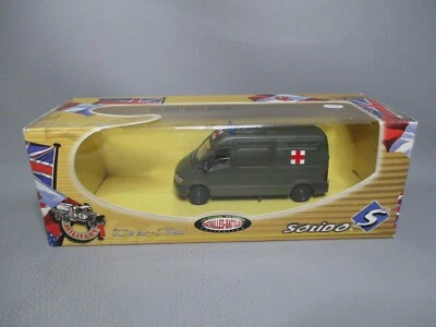 LF009 SOLIDO 6136 Voiture 1/43 Renault Master ambulance militaire - Photo 1/4