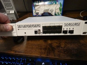 Mikrotik CRS310-8G+2S+IN Switch | 8x 2.5GbE | 2x SFP+ Used Very Good - Afbeelding 1 van 3