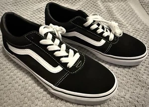 Vans Old Skool Skate Board Shoes Black And White Low Top Lace Up Youth Size 5 - Picture 1 of 3