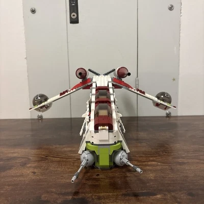 LEGO Star Wars: Republic Attack Gunship (7676) (usado) (sin caja) Foto 1 de 4