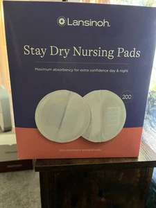 Lansinoh Stay Dry Disposable Nursing Pads, Soft Super Absorbent Breast Pads 200 - Picture 1 of 2