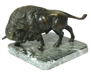 Vecchia statua in bronzo Otto Poertzel bisonte Wisent statua bronzo bronzo figure scultura - Foto 1 di 17