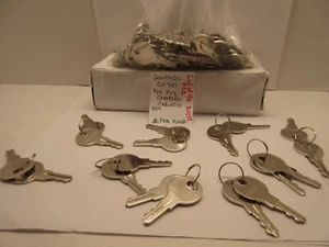 SOUTHCO KEYS CH751, LOT OF 48 PAIR OF 2 KEYS. NEW - Picture 1 of 2