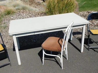 Mesa de cocina vintage retro de los años 50 escritorio de metal isla de trabajo industrial Steampunk Foto 1 de 4