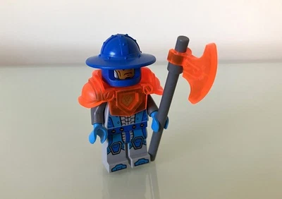 LEGO Nexo Knights Royal Soldier/ King's Guard Minifigure nex074 From 70347 - Image 1 of 4