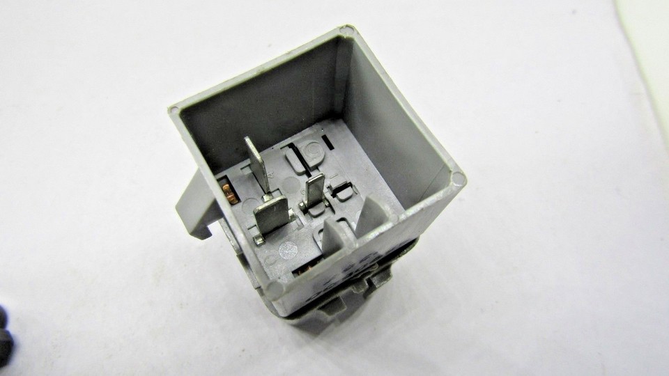 Standard Motor Products RY78 Horn Relay