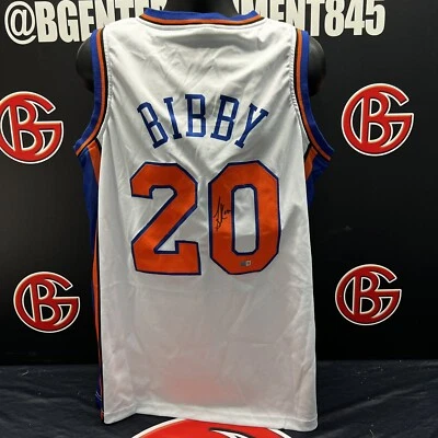 Camiseta blanca firmada por Mike Bibby New York Knicks autografiada AUTO Steiner Foto 1 de 3