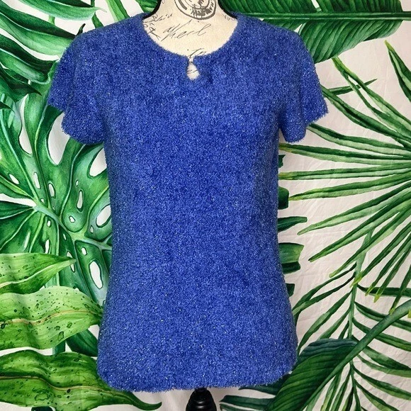 Acogedor suéter de manga corta Limited Too Girls XL azul profundo difuso metálico ojo de cerradura Foto 1 de 4