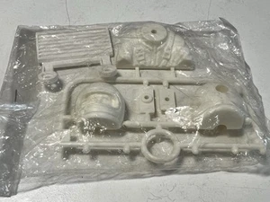 Rare NIB Vintage 1/10 RC Tamiya Fighter Buggy RX & Rookie Rabbit Z Part Driver - Picture 1 of 4