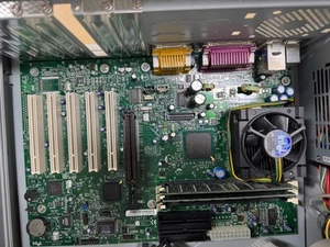 Intel D815EEA Motherboard + P3 866MHz CPU + 384 MB Ram - Picture 1 of 4