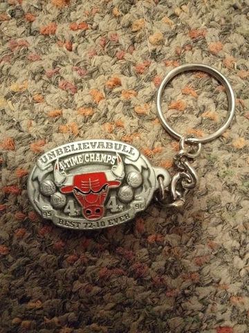Rare Vintage Chicago Bulls 4 Time Champions Pewter Keychain Official NBA Cover