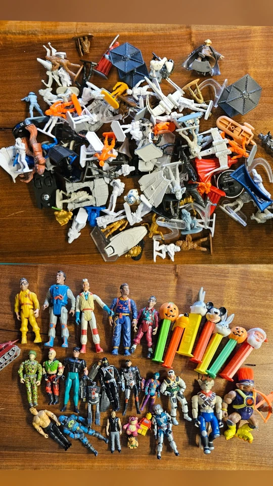 Lote de figuras de acción mixtas de colección Star Wars Pez Gi Joe Ghostbusters TMNT lote  Foto 1 de 4