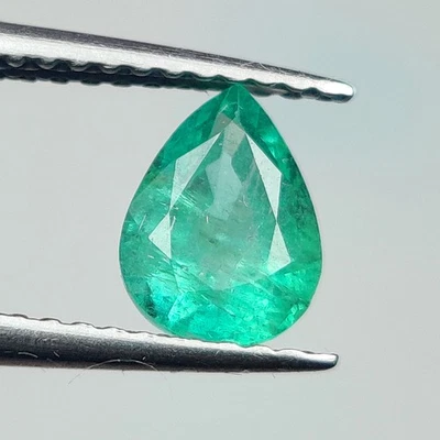 0.85 CT - Natural Zambian Emerald Good Luster Green  Pear Shape - 9717 - Image 1 of 3