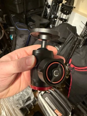 Manfrotto 490 Centre Ball Head, for Camera Tripods Intuitive (Ball Head MH494) - Image 1 of 2