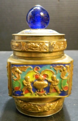 Antiguo tarro de té cuadrado de latón esmaltado Cloisonné de 4" x 2,38" x 2,38" muy bueno Foto 1 de 4