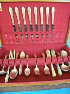VINTAGE1847 ROGER BROS SILVERWARE 50 SILVER PLATED PCs SERVICE FOR 8 WITH CHEST - Picture 1 of 12