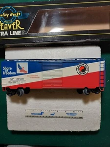 WEAVER #31500 NORTHERN PACIFIC BOX CAR - Picture 1 of 4