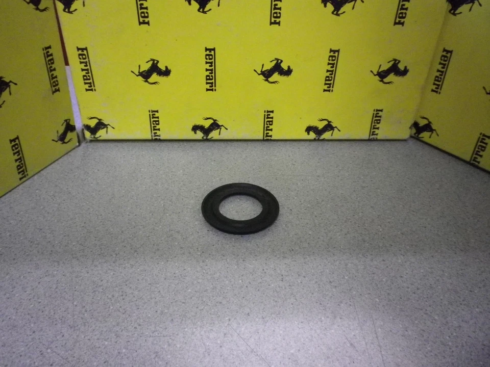 Ferrari 228 GTO/365 GT4/512 BB/512BBi/512/F40/TR Stop Roller  - Image 1 of 1