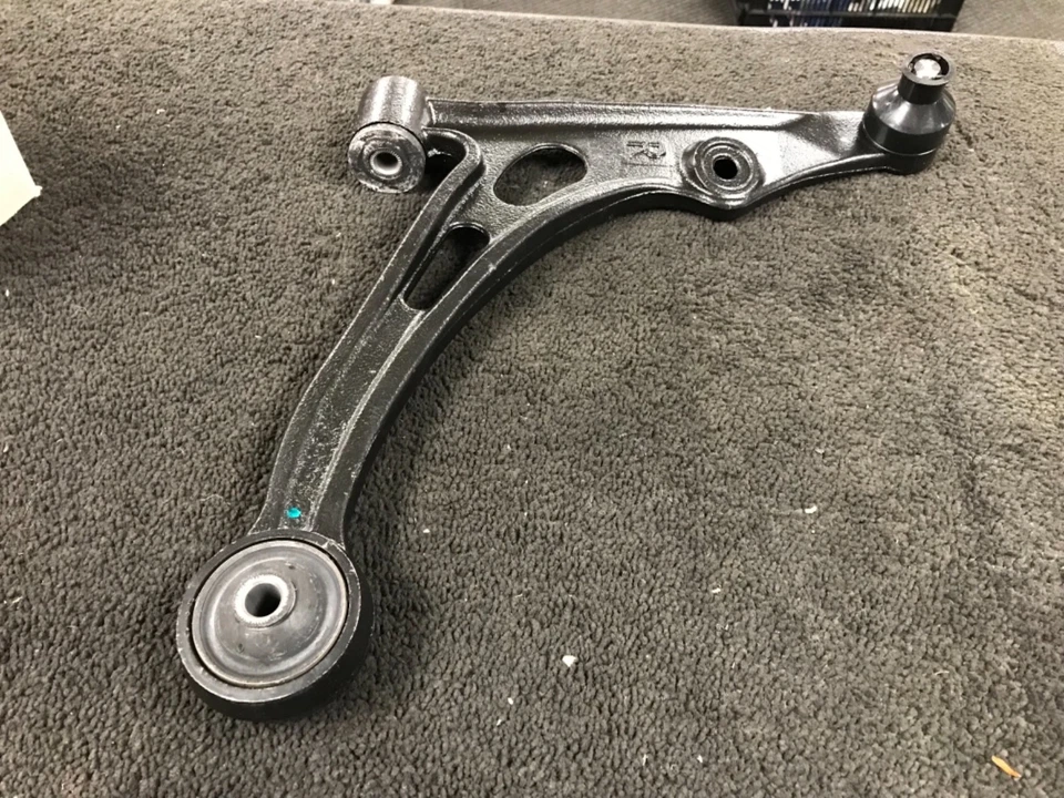 FRONT DRIVER SIDE RH SUSPENSION WISHBONE CONTROL ARM FOR SUZUKI LIANA CAST IRON - Image 1 of 1
